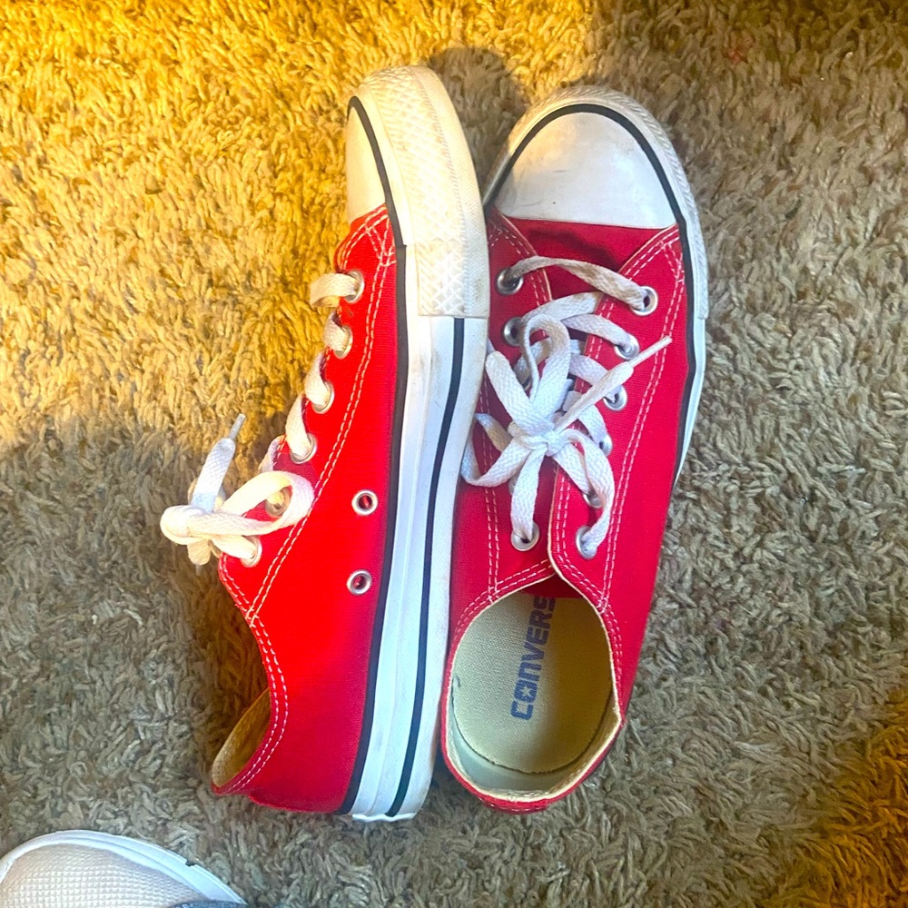 Converse Mens shoes. Size 6